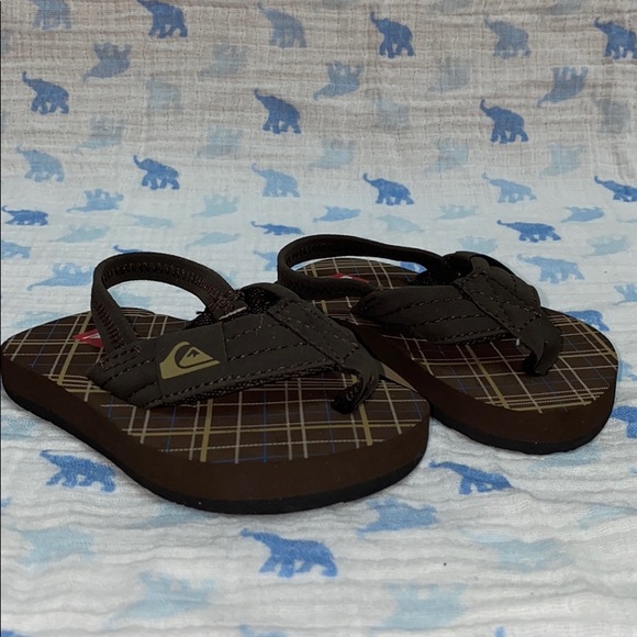 NWOT Quicksilver flipflop sandals - Picture 2 of 3